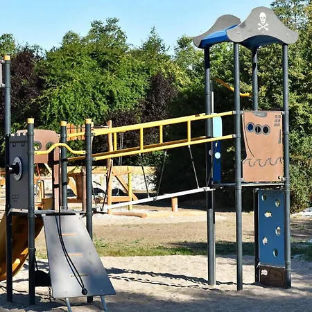 8 Person With Roofed Terrace *